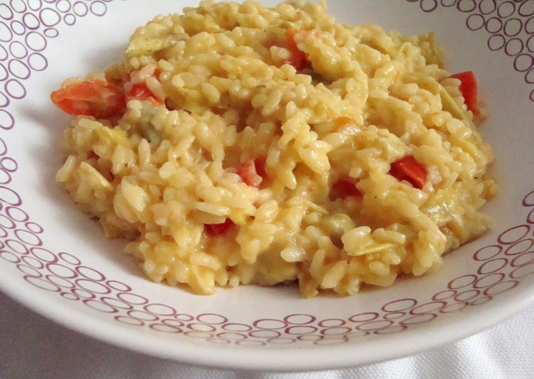 Risotto con carciofi e pomodoro