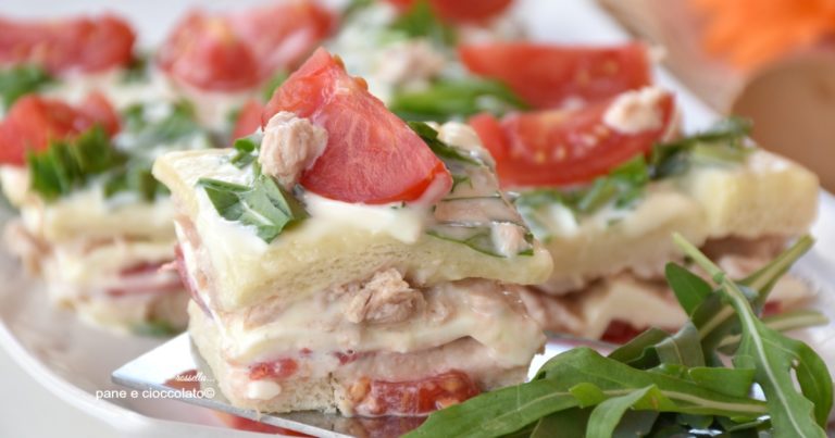 Torta di pancarre fredda con tonno e pomodorini