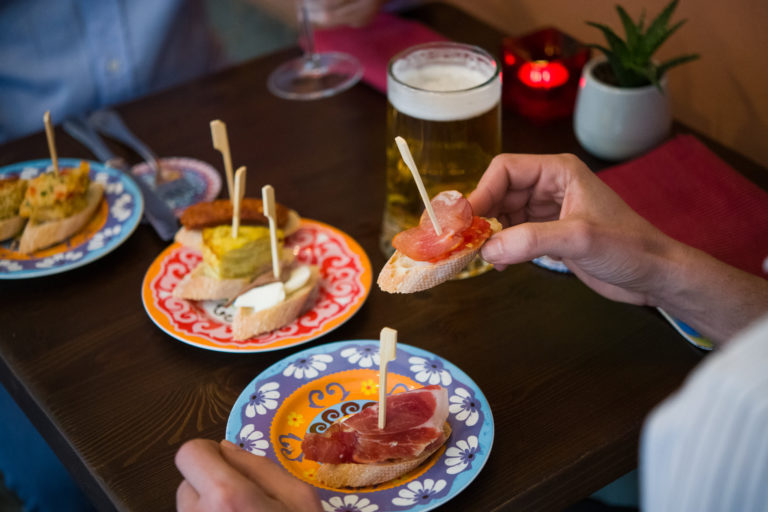 A Ponte Milvio il primo vero locale spagnolo dove mangiare e bere in modo informale a qualsiasi ora.