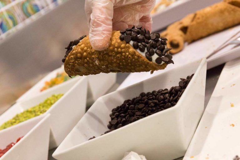 I Pupi Siciliani di Rosario D’Angelo da oggi take away, i sapori di Sicilia sono tornati a Roma .