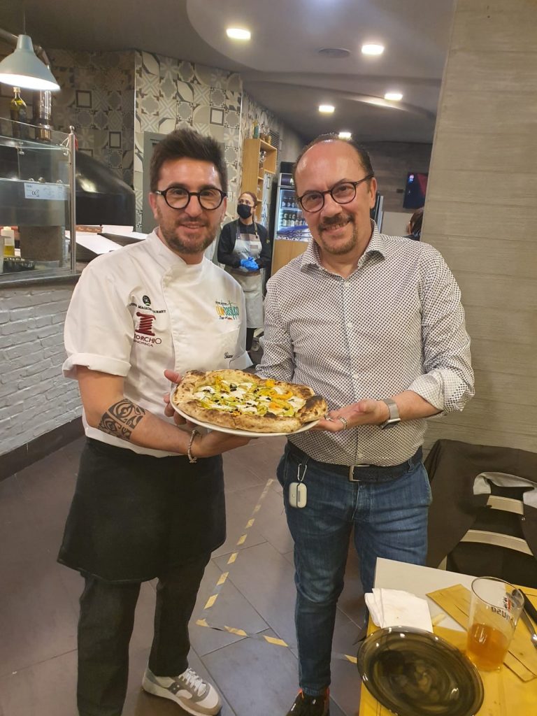 Anche Maurizio Casagrande all’inaugurazione della sede di Olio e Basilico, la pizzeria di Giacomo Garau a Caserta.