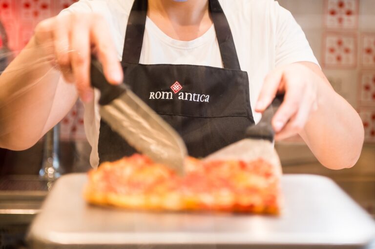 Rom’antica, la pizza romana arriva anche a Brembate ed Orio al Serio.