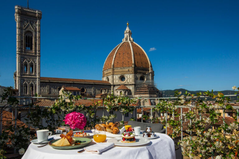 Ristorante Santa Elisabetta del Brunelleschi Hotel di Firenze quarti tra i 50 Top Italy Luxury.