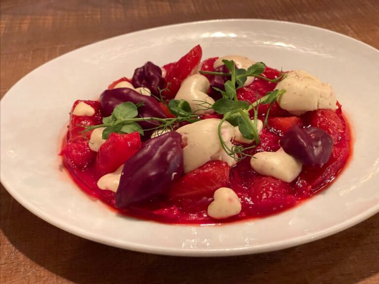 San Valentino al ristorante, menù degustazione, dolci e luoghi del cuore per una serata speciale.