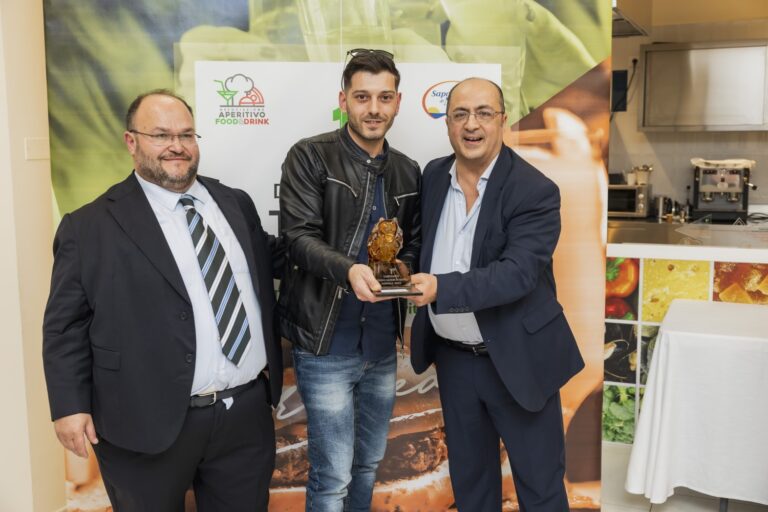 Mario Donald del Ruah di San Vitaliano vince il primo ed unico Campionato dell’Aperitivo “Trofeo Sapori di Napoli” in Italia.