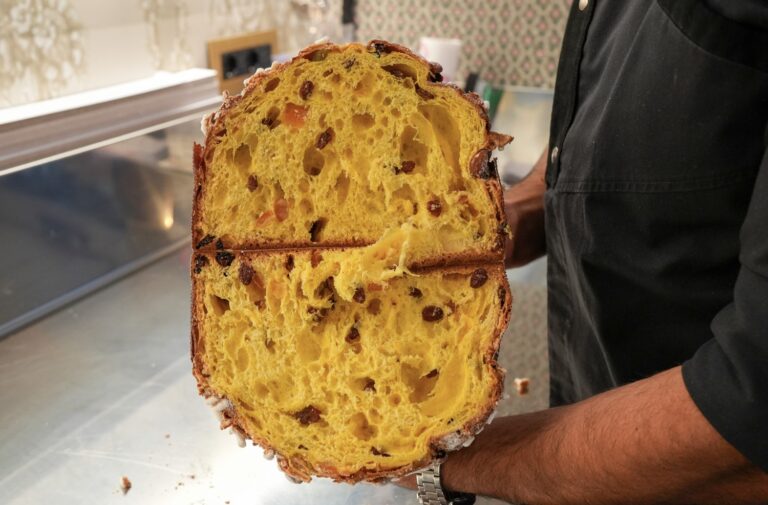 Pasticceria Veneziani Panettone tutto l’anno e dolcezze d’ispirazione classica nel quartiere Coppedè