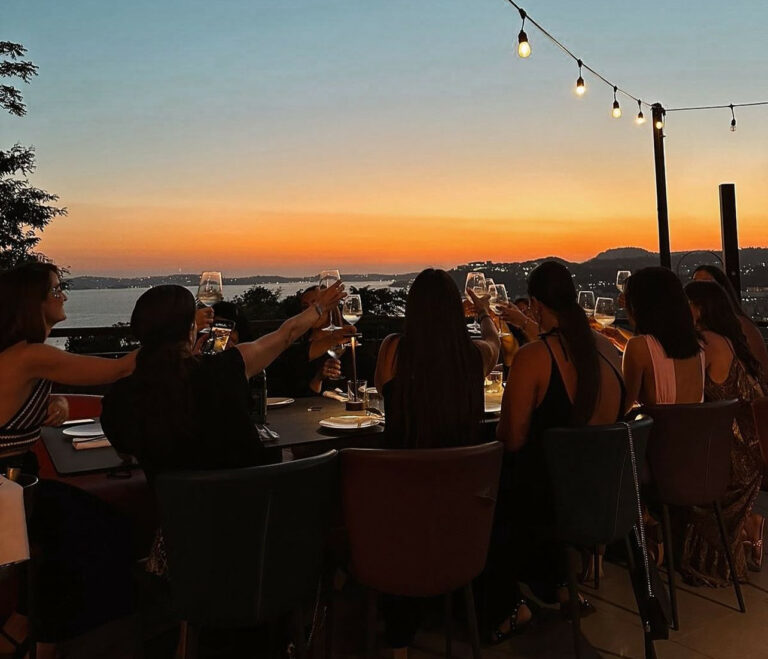 Ferragosto a Napoli: “white dinner” da Riserva Rooftop